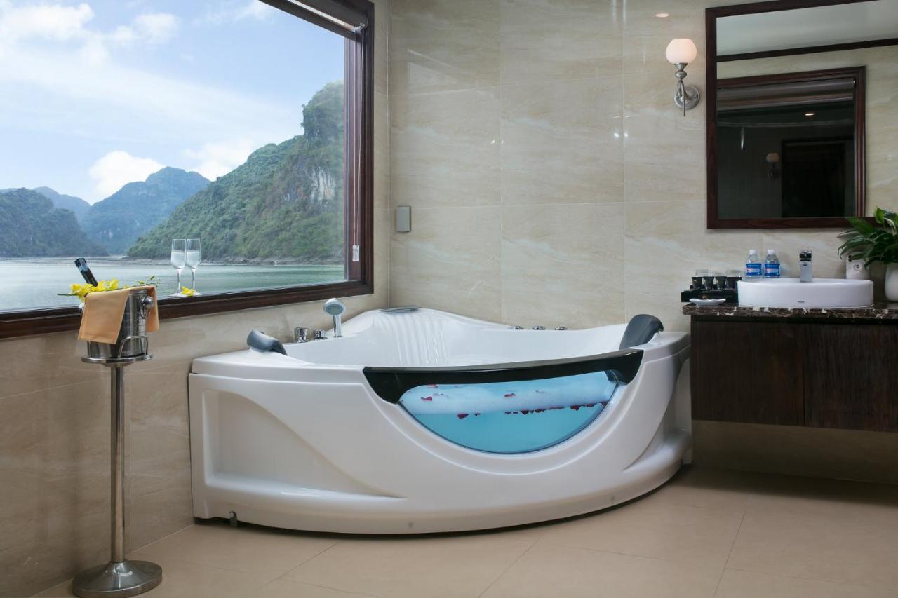 Mon Cheri Cruises Ha Long Exterior photo